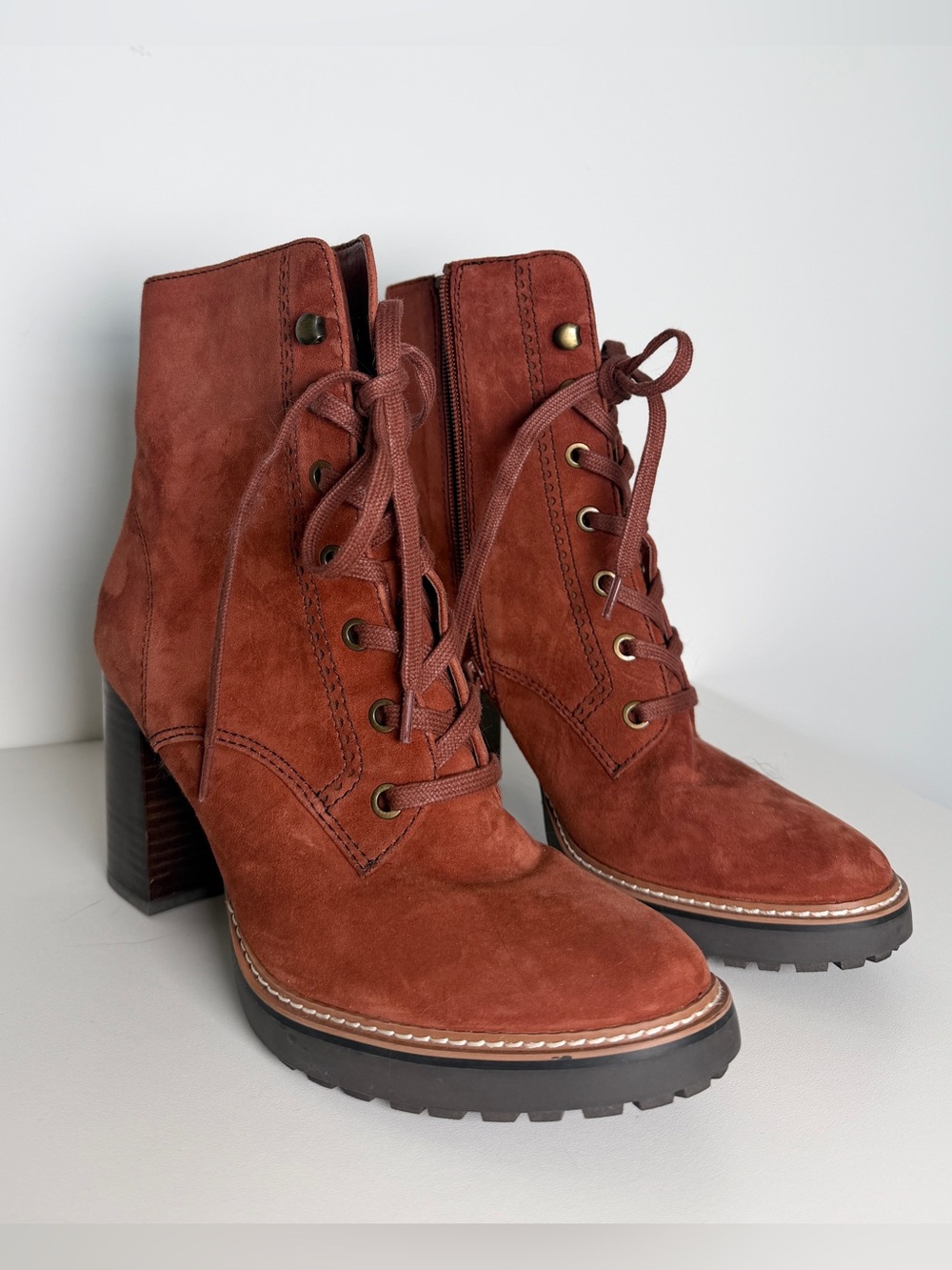 Women's Lace-Up Suede Ankle Boots in Rerracotta Naturalizer Callie